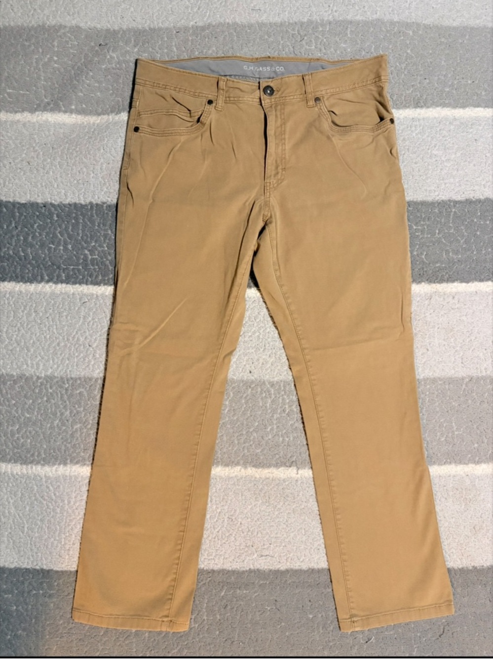 Men’s G.H. Bass & Co. 34/30 Elastic Waist Khaki Chino Pants W/ Pockets